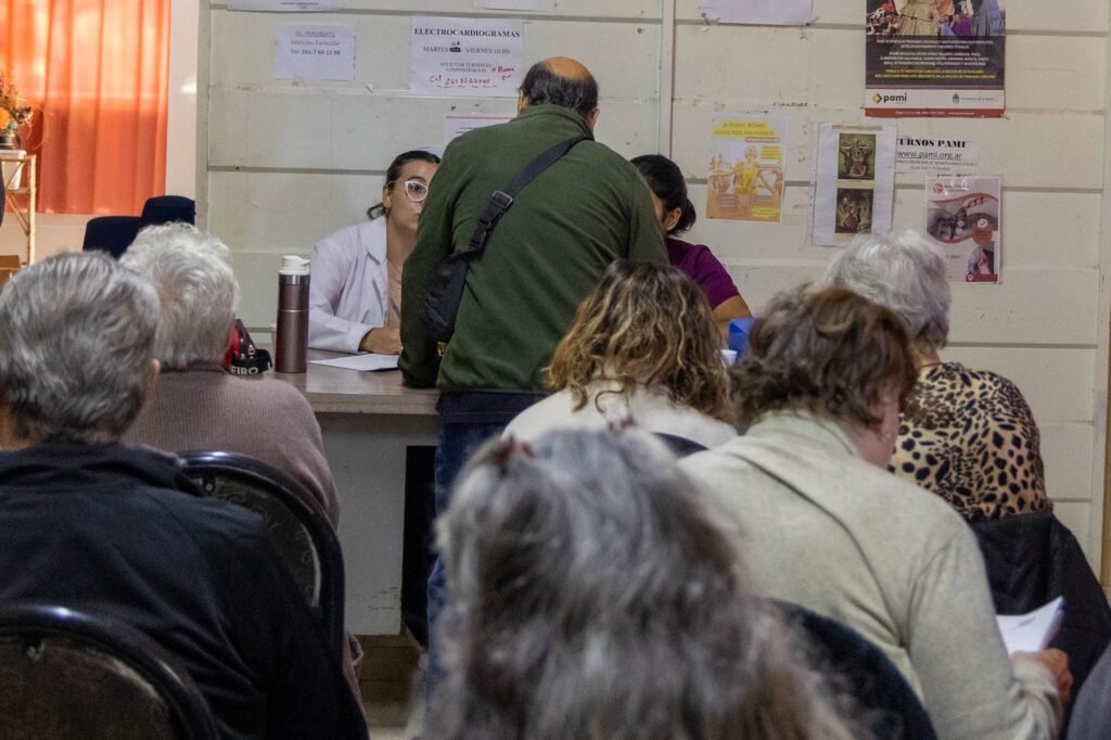 Maipú impulsa un estudio sobre la soledad en adultos mayores para ...